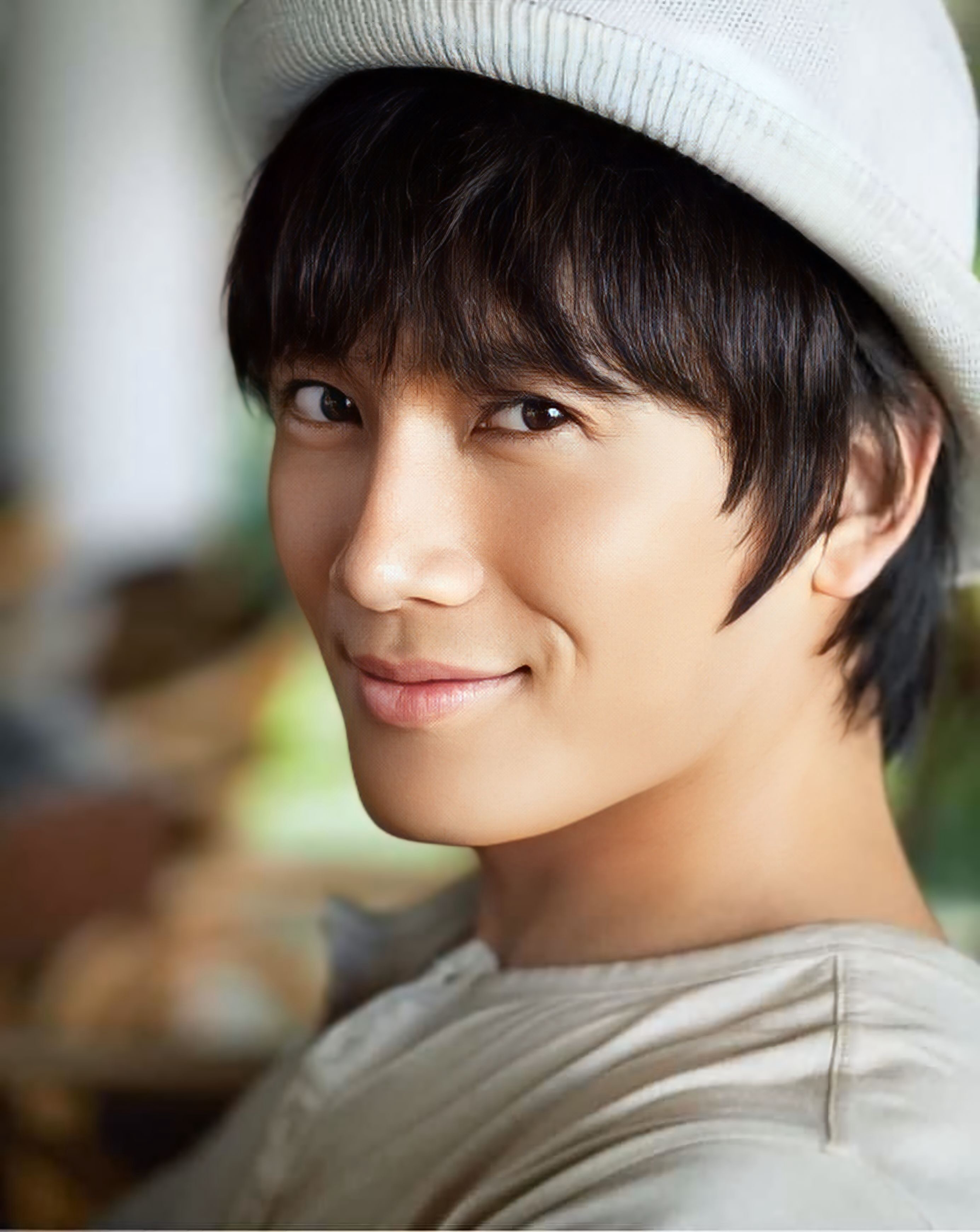 Latest photo of Ji Sung