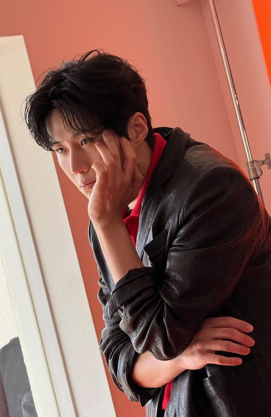 Behind-the-scenes cut of Kim Seonho