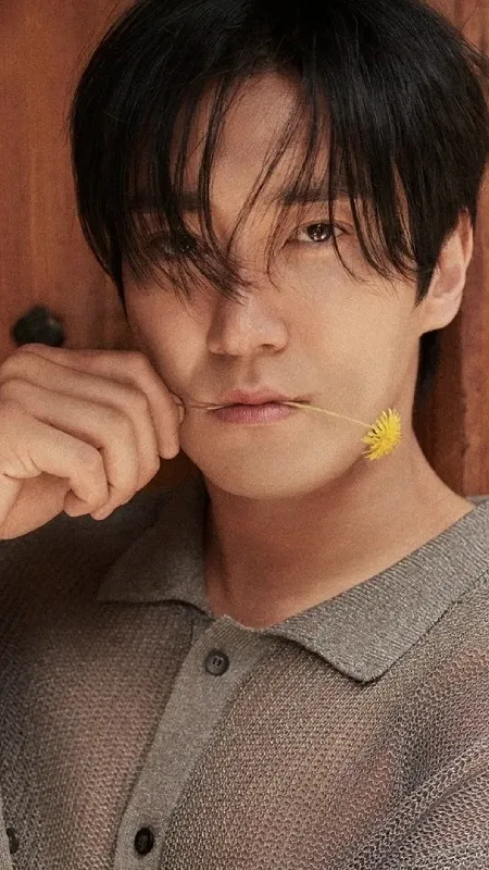 Today's popular wallpaper in Choi Siwon community