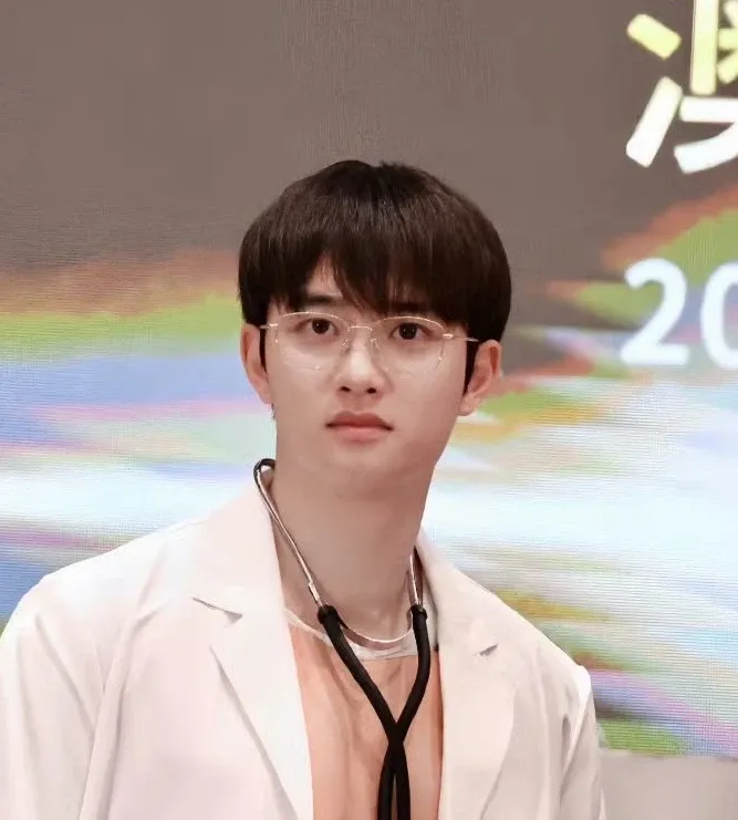 도경수 (디오)의 비하인드 컷