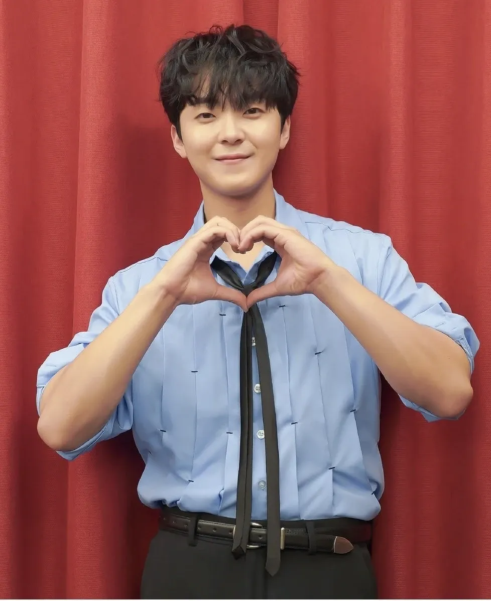 Behind-the-scenes cut of Park Minsu