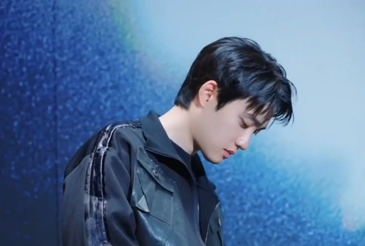 都暻秀 (D.O.)的最新照片