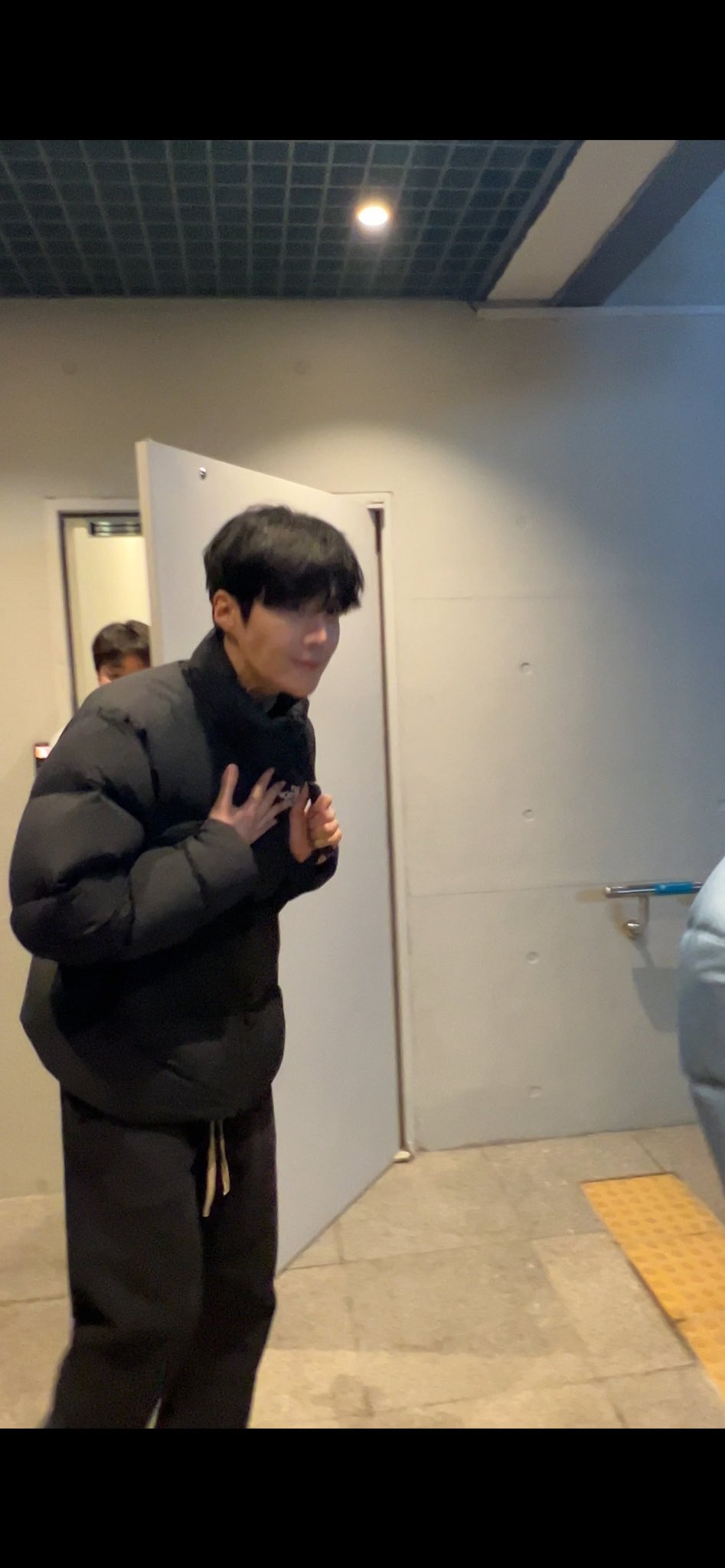 A moment captured by a fan of Kim Seonho