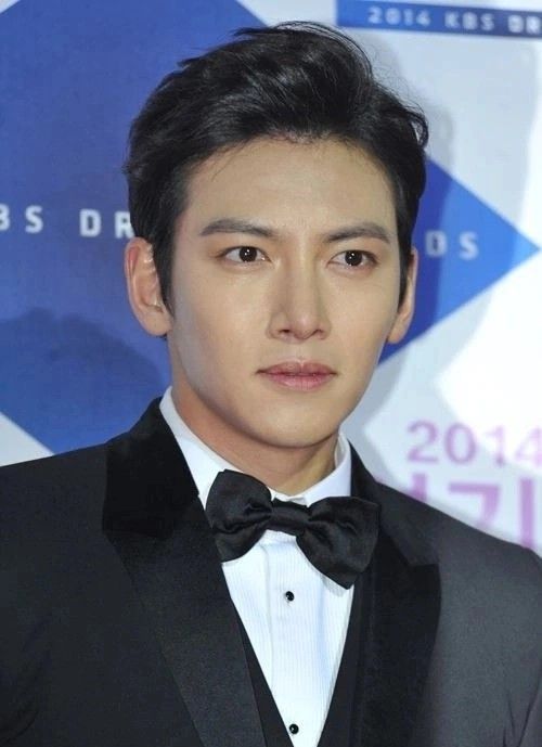 Behind-the-scenes cut of Ji Changwook