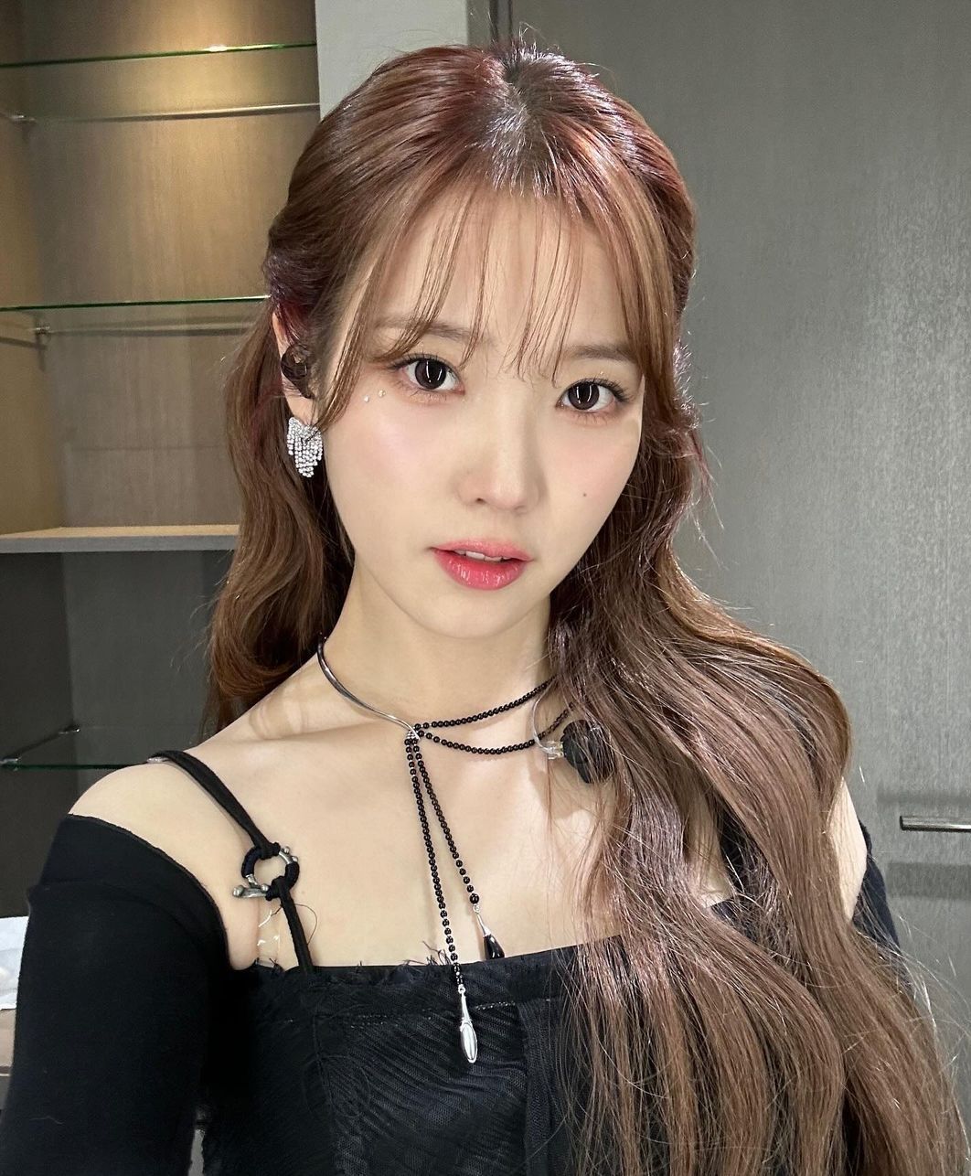 Cuplikan di balik layar dari IU