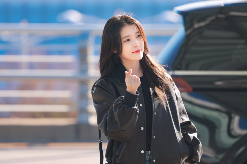 Behind-the-scenes cut of IU