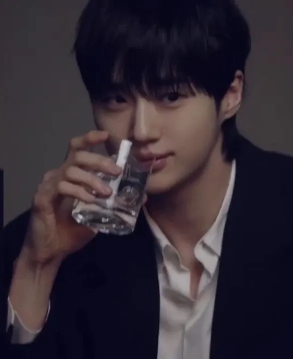Recent activity shot of Byeon Wooseok
