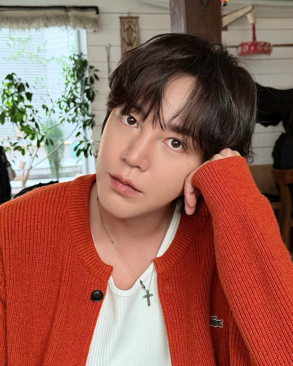 Latest photo of Jang Geunsuk