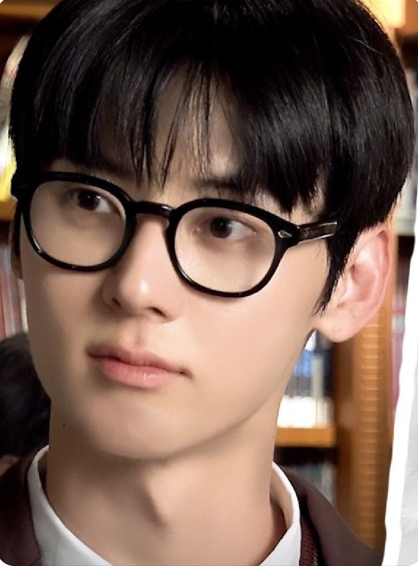 Behind-the-scenes cut of Hwang Minhyun