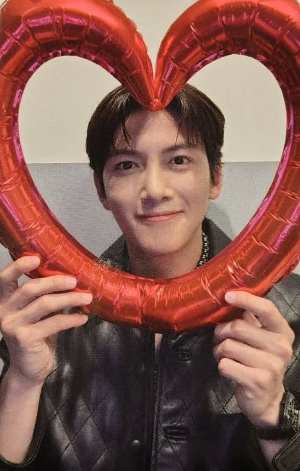 Behind-the-scenes cut of Ji Changwook