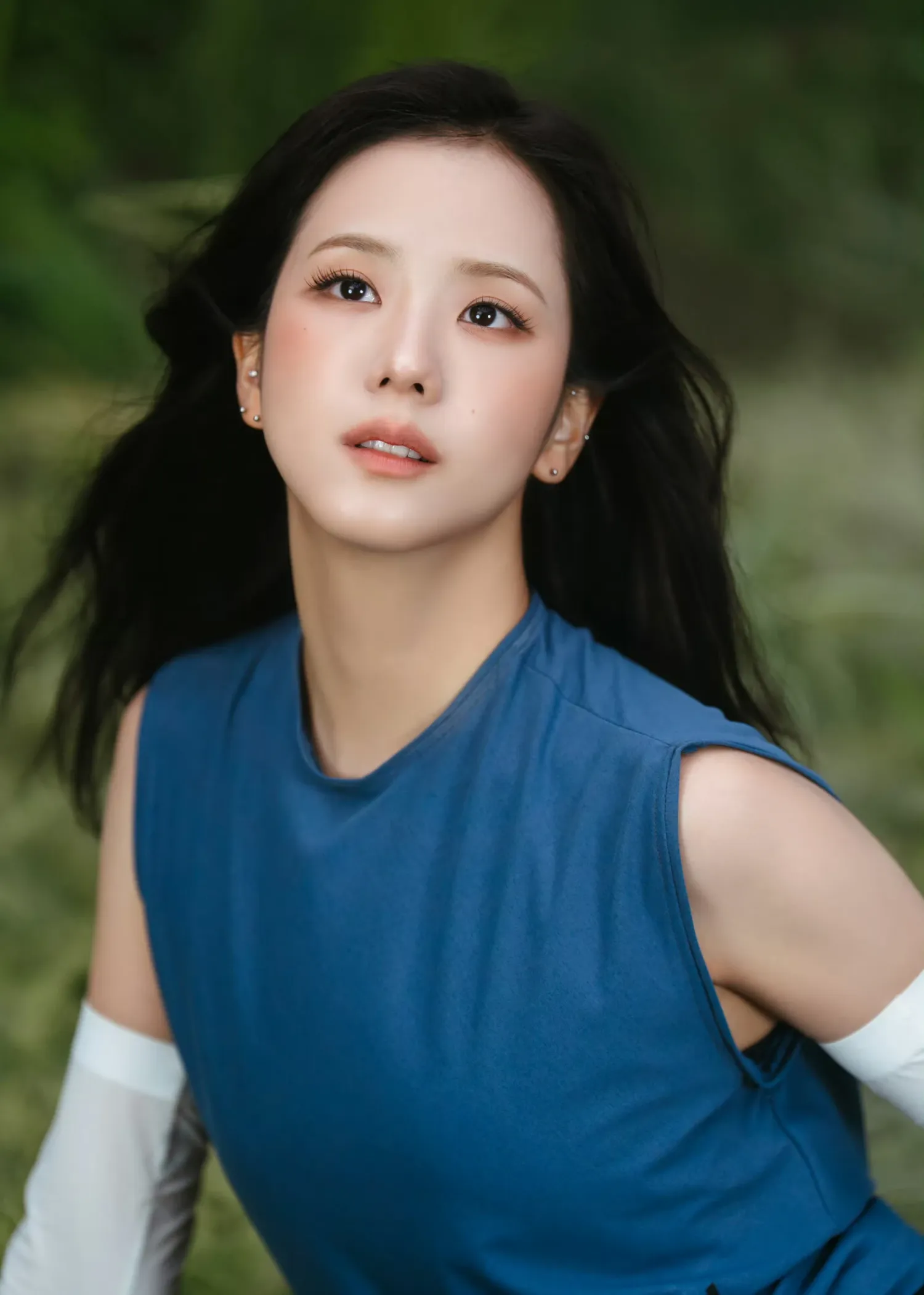 Behind-the-scenes cut of Jisoo (1995)
