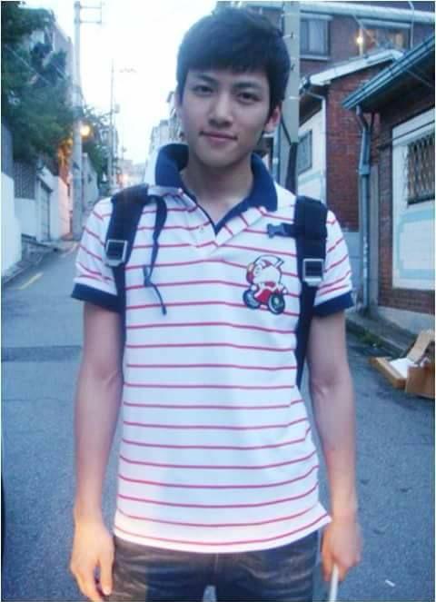 粉丝拍下的池昌旭瞬间