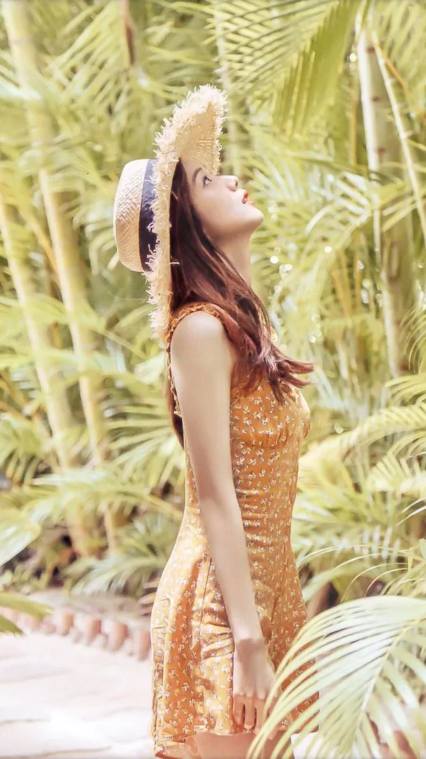 Emotional wallpaper shared by fans for Jisoo (1995)
