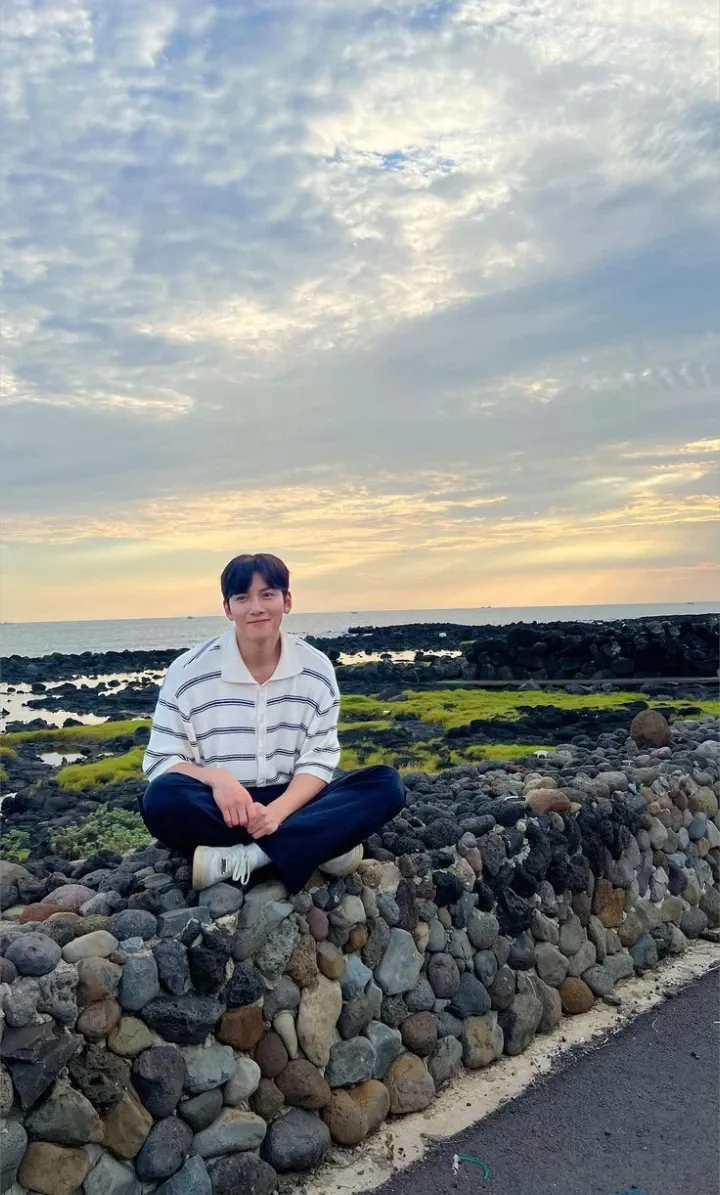 Special wallpaper made by Ji Changwook's fans