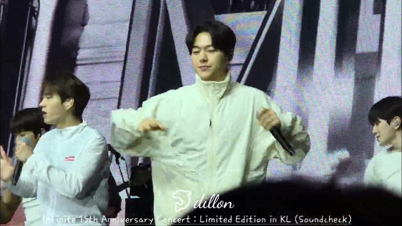 A moment captured by a fan of Kim Myungsoo (L)