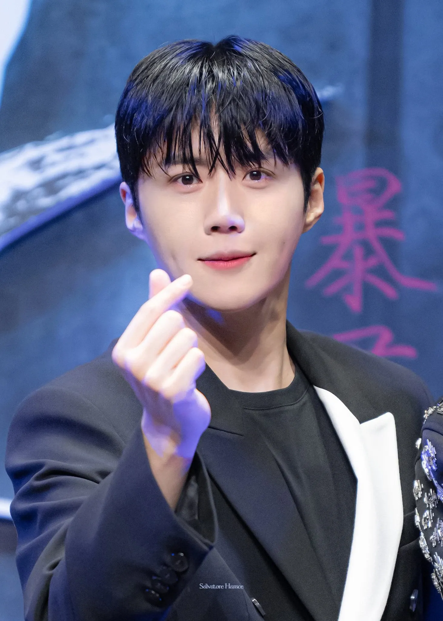 A moment captured by a fan of Kim Seonho