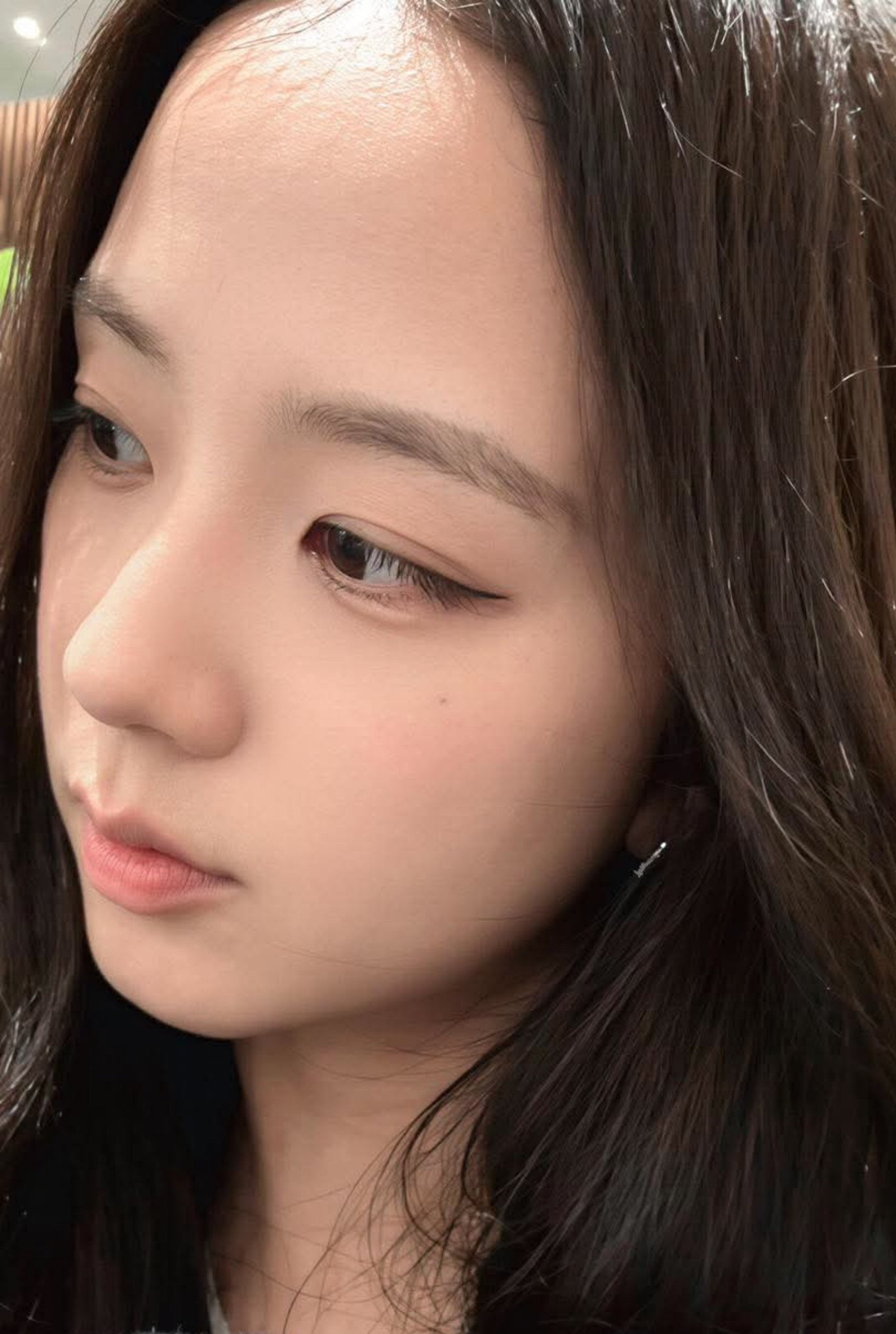 Behind-the-scenes cut of Jisoo (1995)