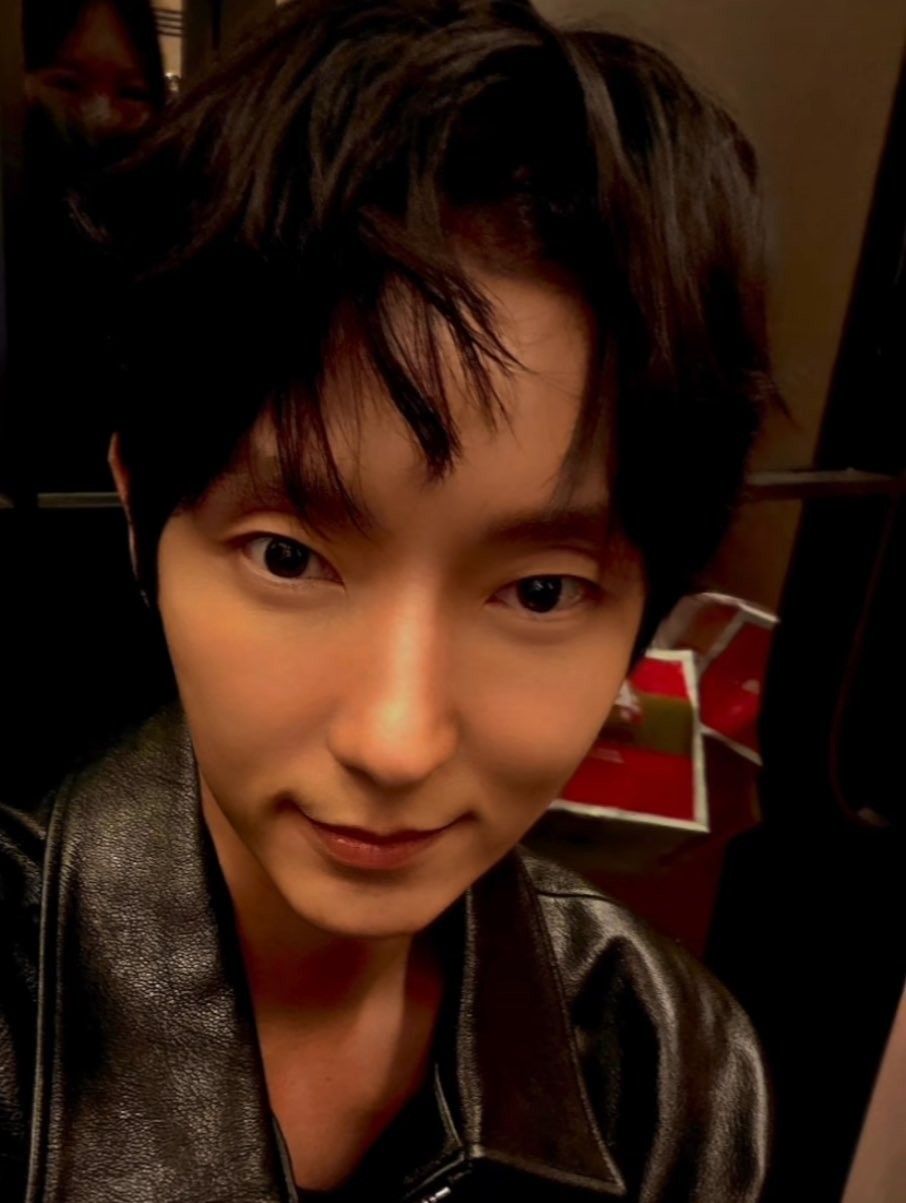 A moment captured by a fan of Lee Joongi