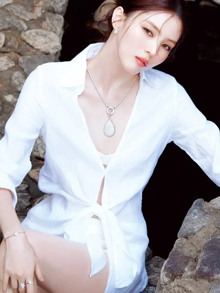 Behind-the-scenes cut of Han Sohee