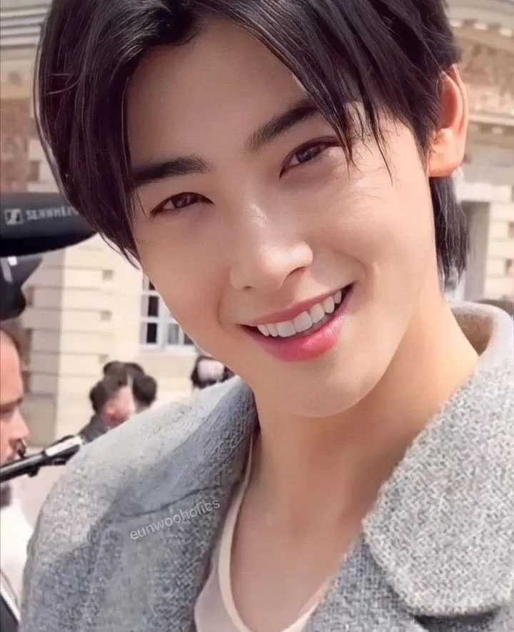 Recent activity shot of Cha Eunwoo