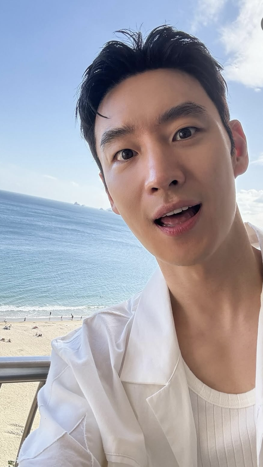 A moment captured by a fan of Lee Jaehoon