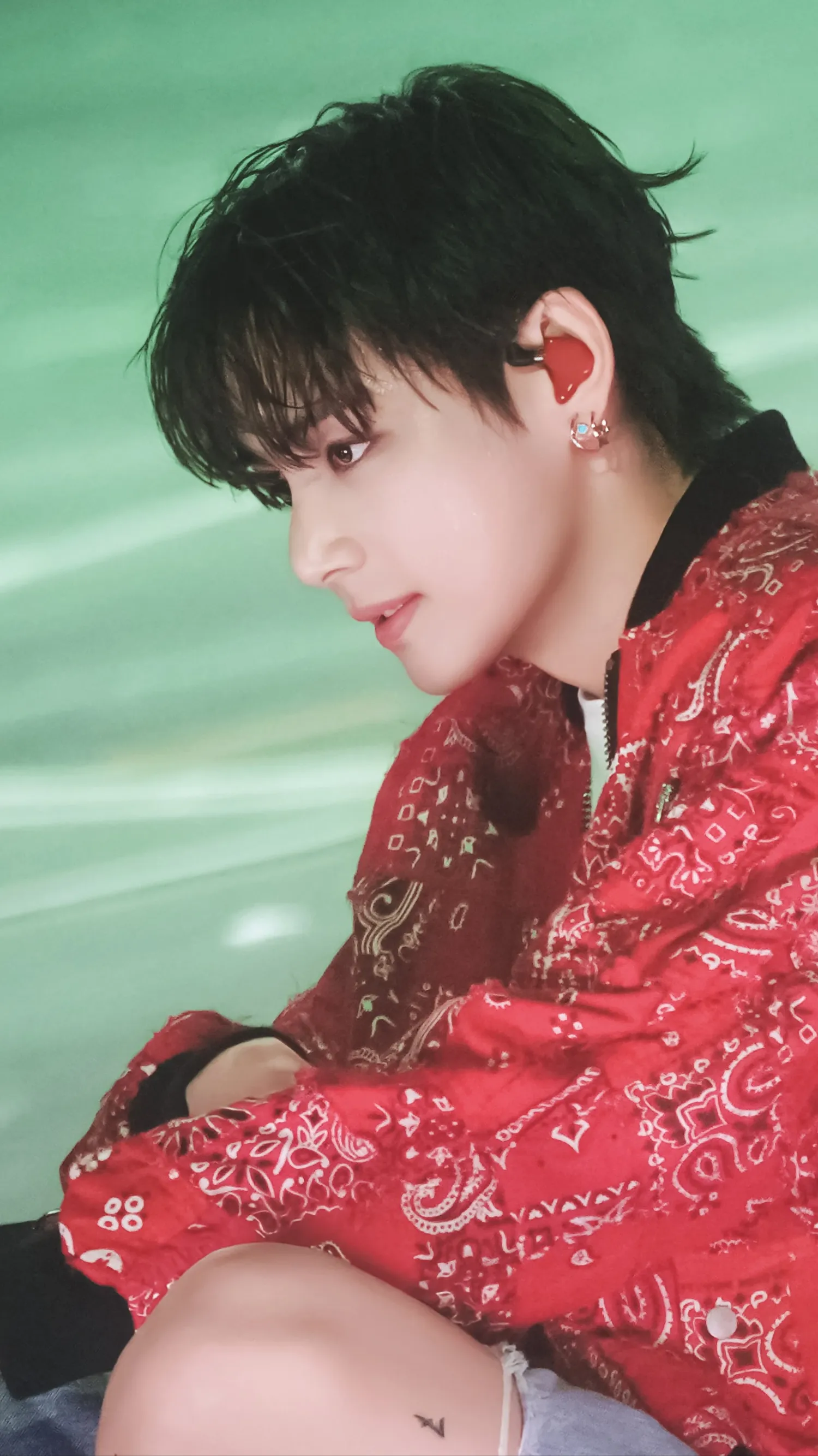 Emotional wallpaper shared by fans for Kim Taehyung (V)