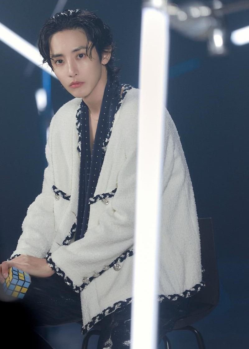 粉丝拍下的李洙赫瞬间