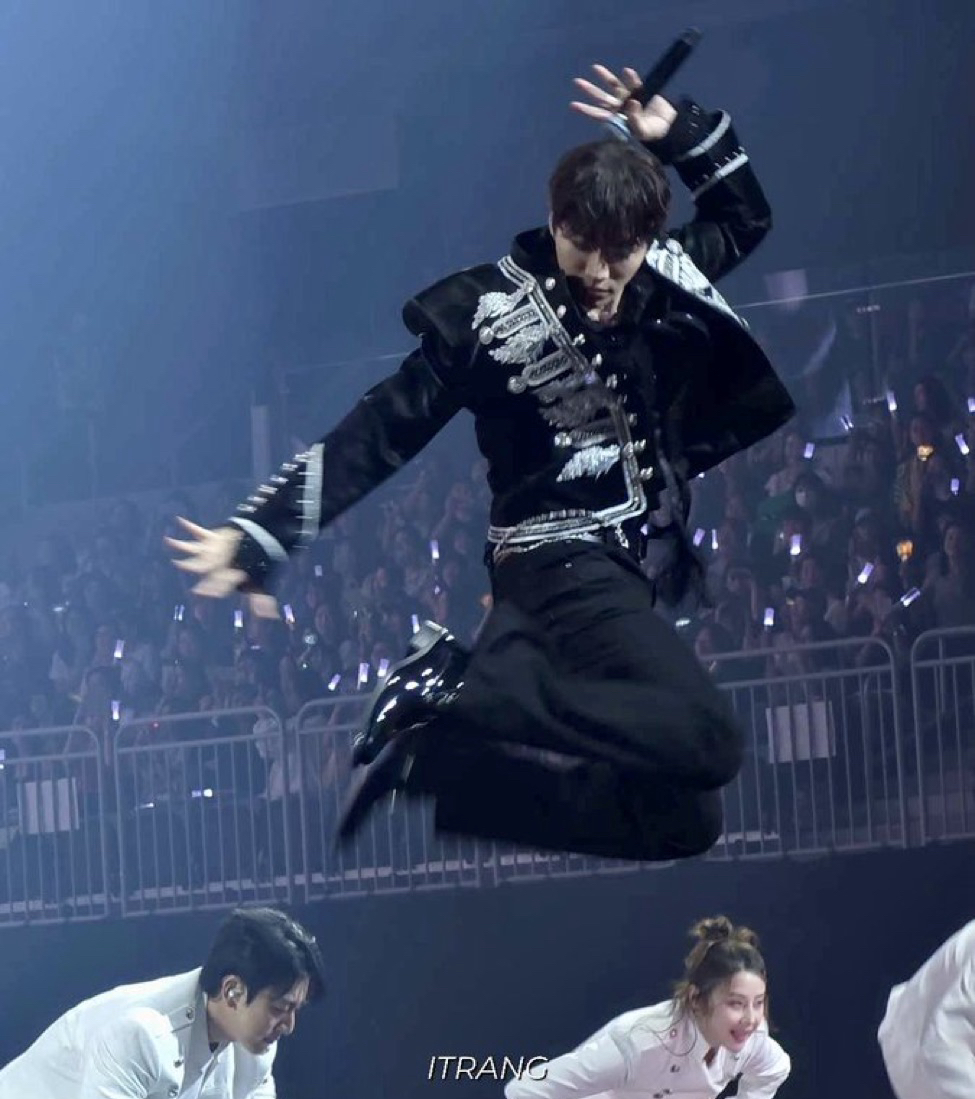 Cuplikan di balik layar dari Lee Junho