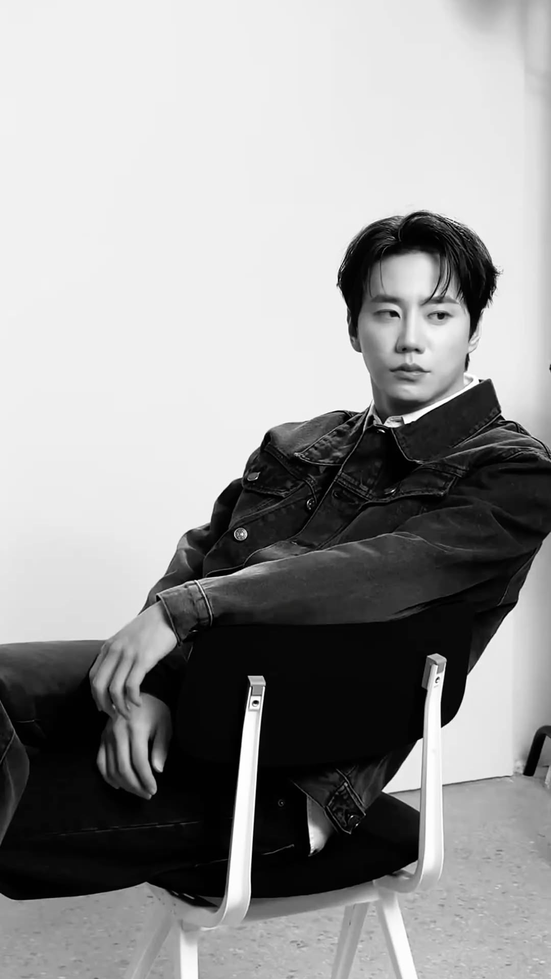 Recent activity shot of Lee Junyoung