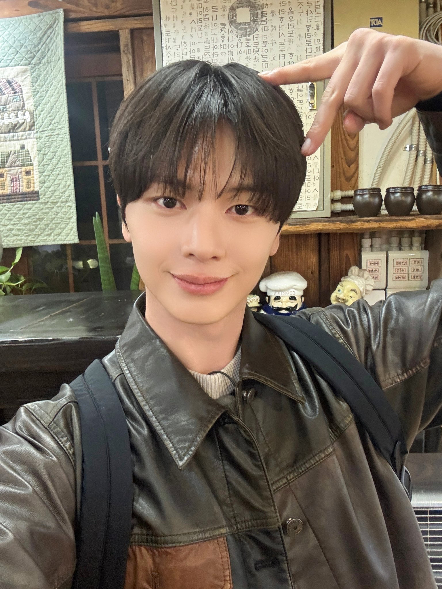 Latest photo of Yook Sungjae