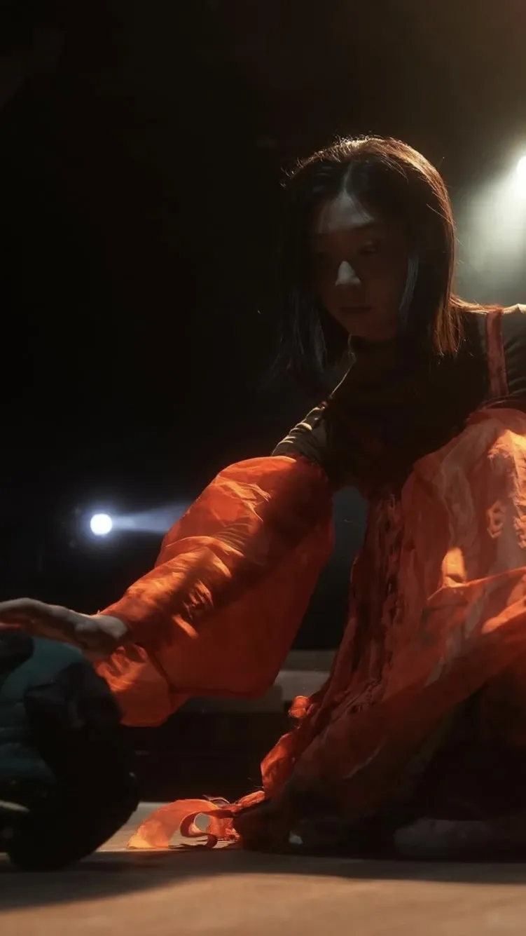 Behind-the-scenes cut of Han Yeji