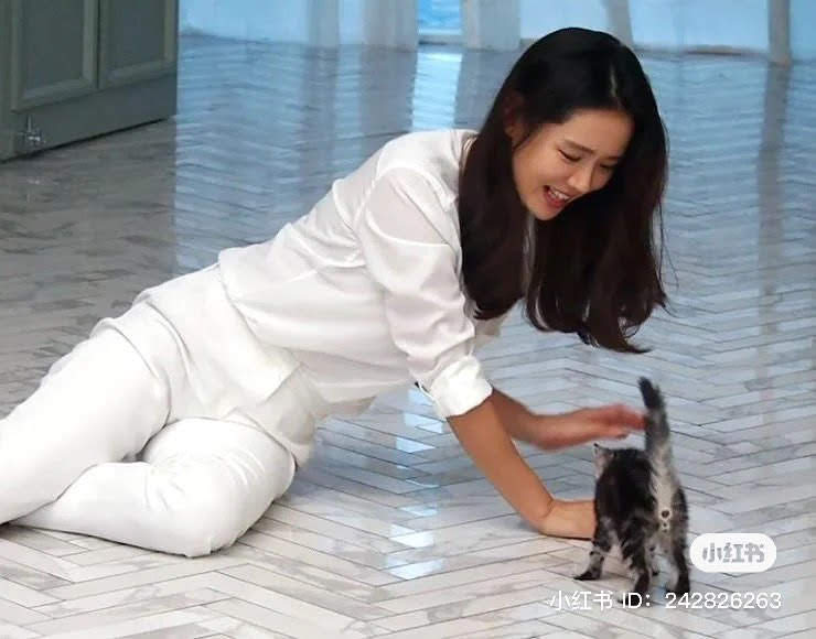 孙艺珍的近期活动照