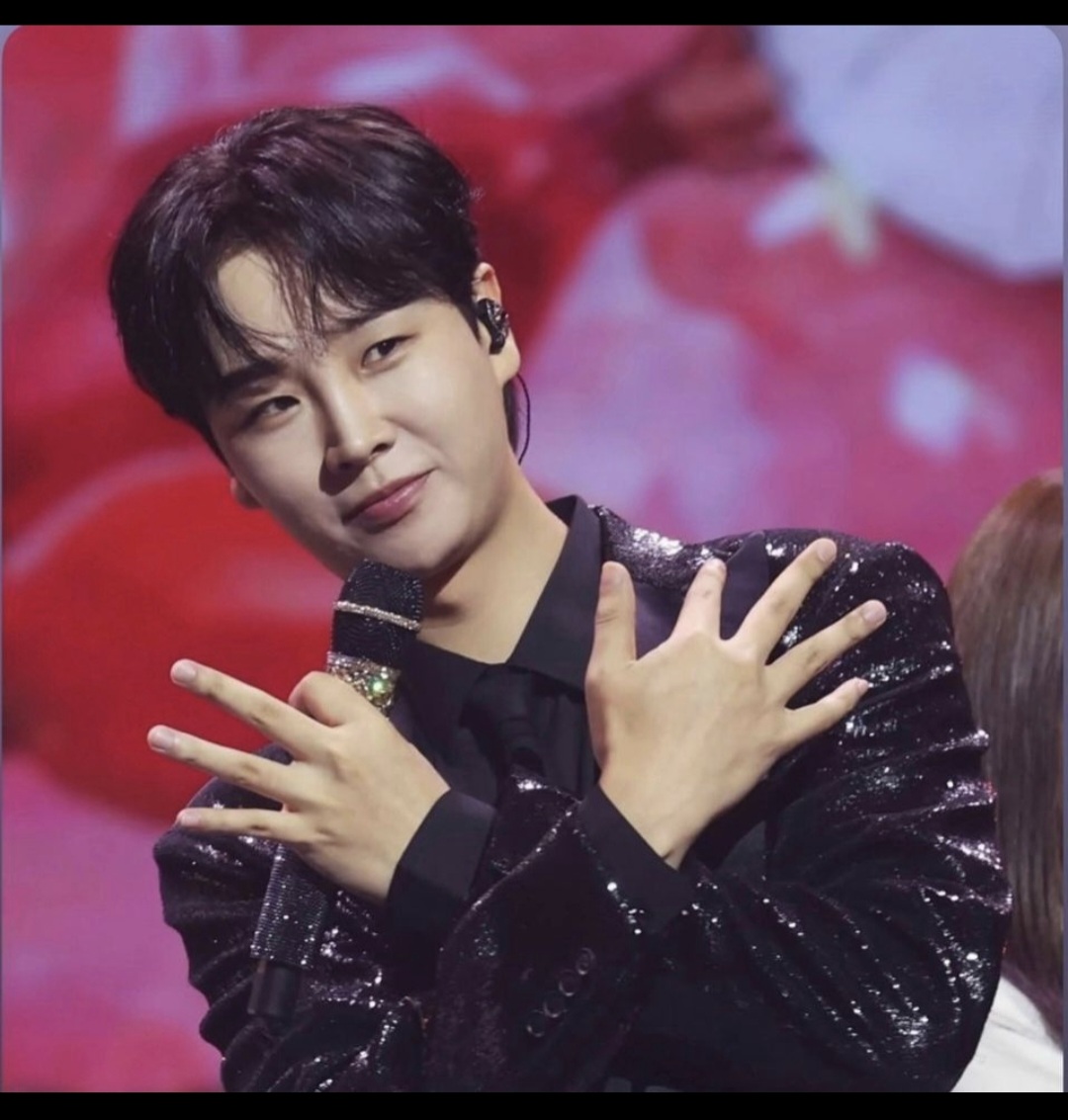 Behind-the-scenes cut of Song Minjun