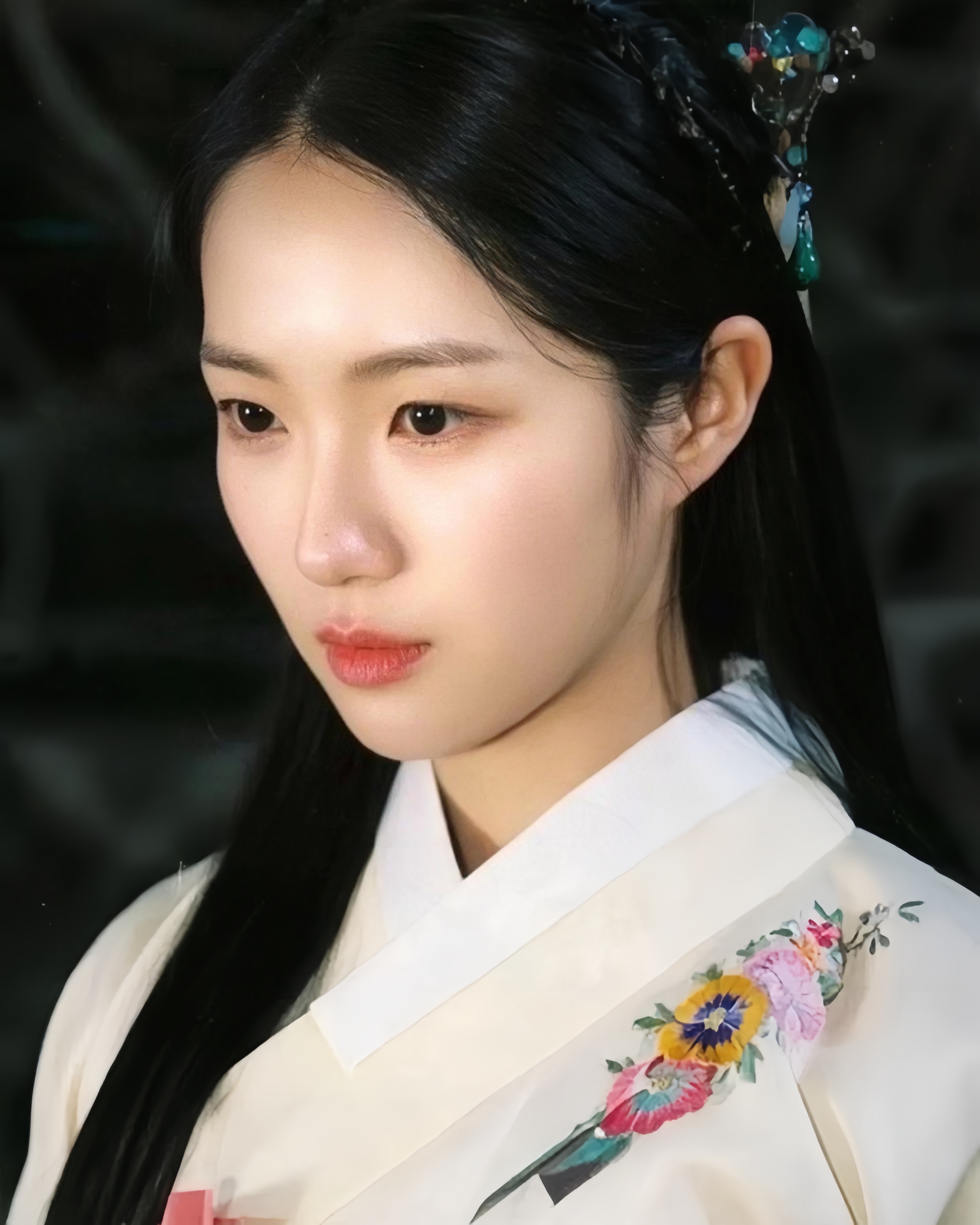 Behind-the-scenes cut of Kim Hyeyoon