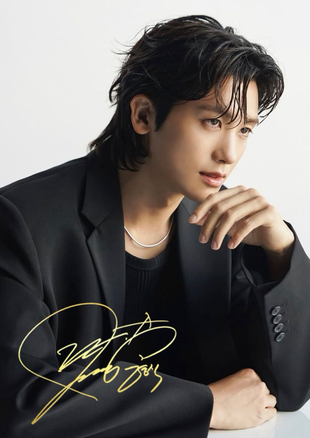 Behind-the-scenes cut of Park Hyungsik