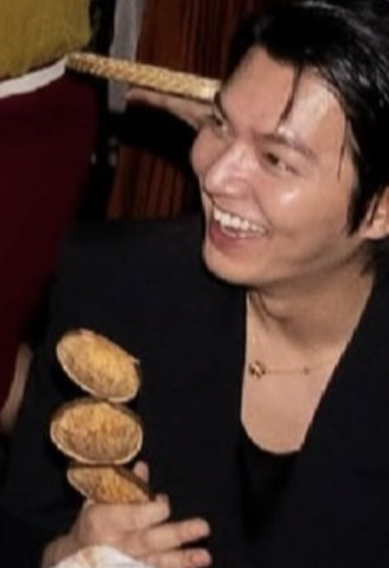 粉絲拍下的李敏鎬瞬間