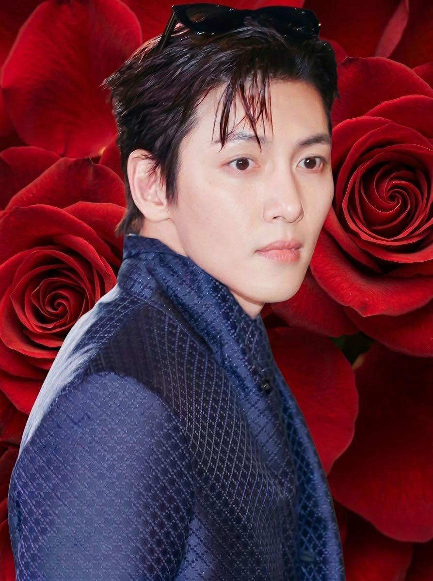 Behind-the-scenes cut of Ji Changwook