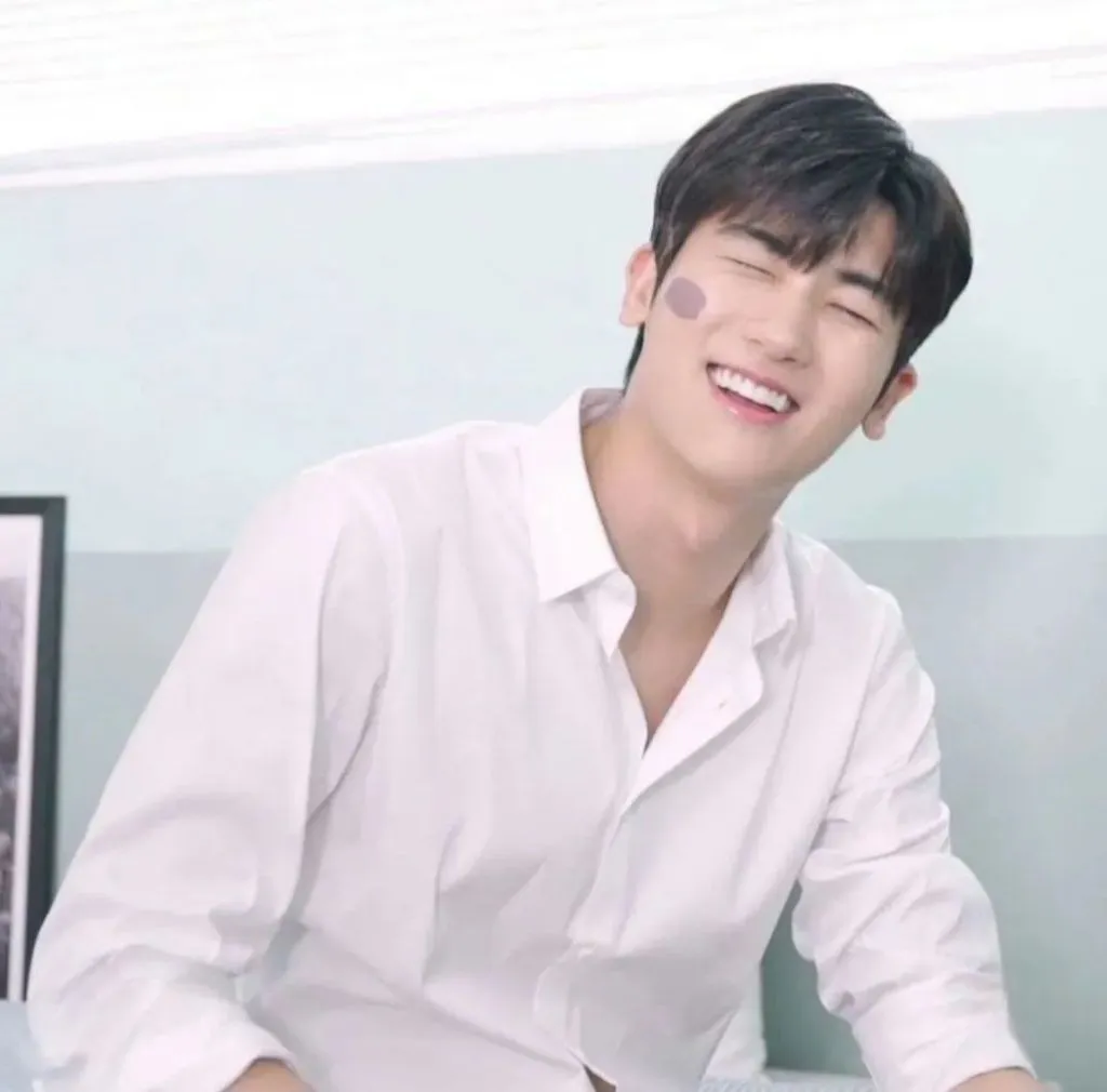 Latest photo of Park Hyungsik