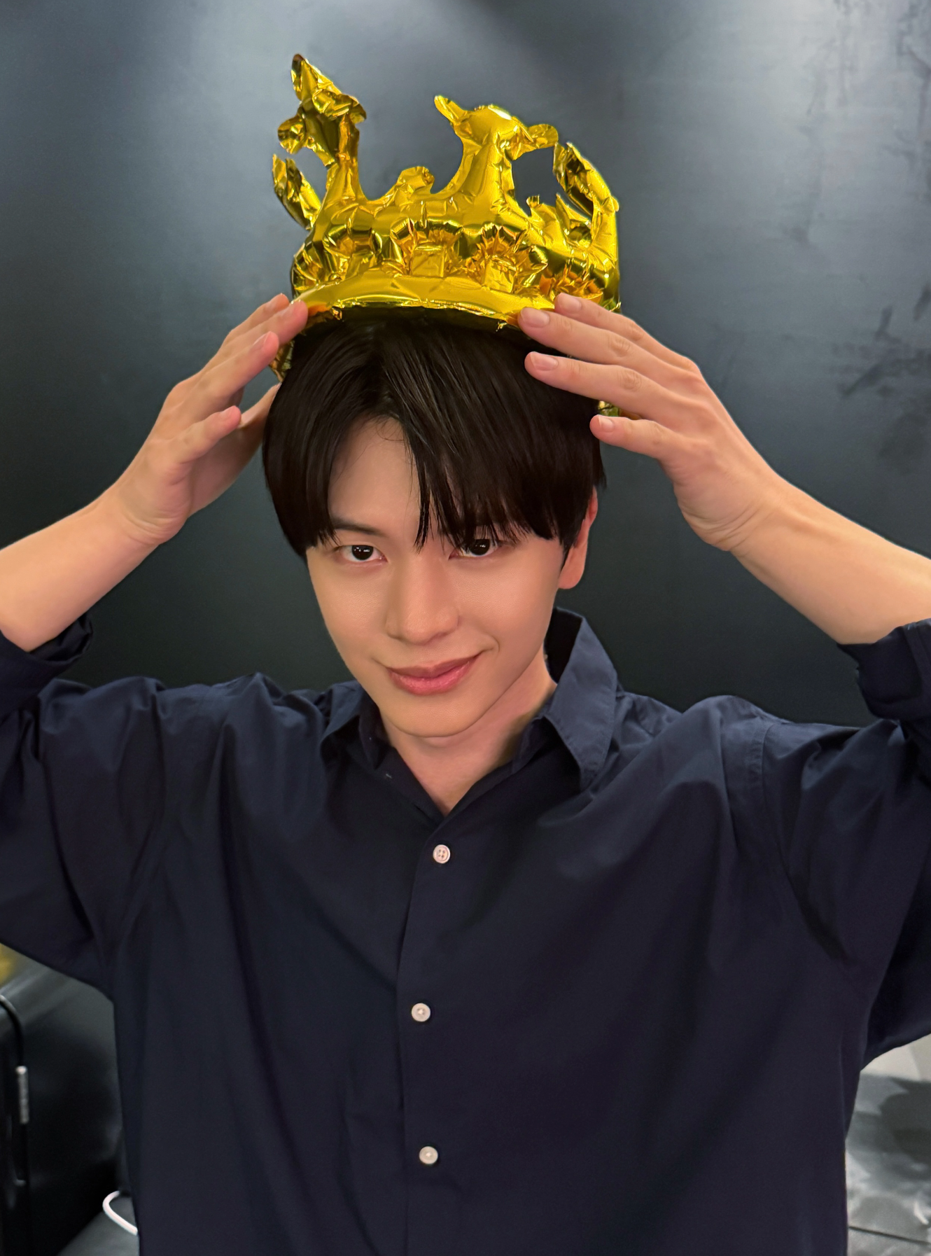 A moment captured by a fan of Yook Sungjae