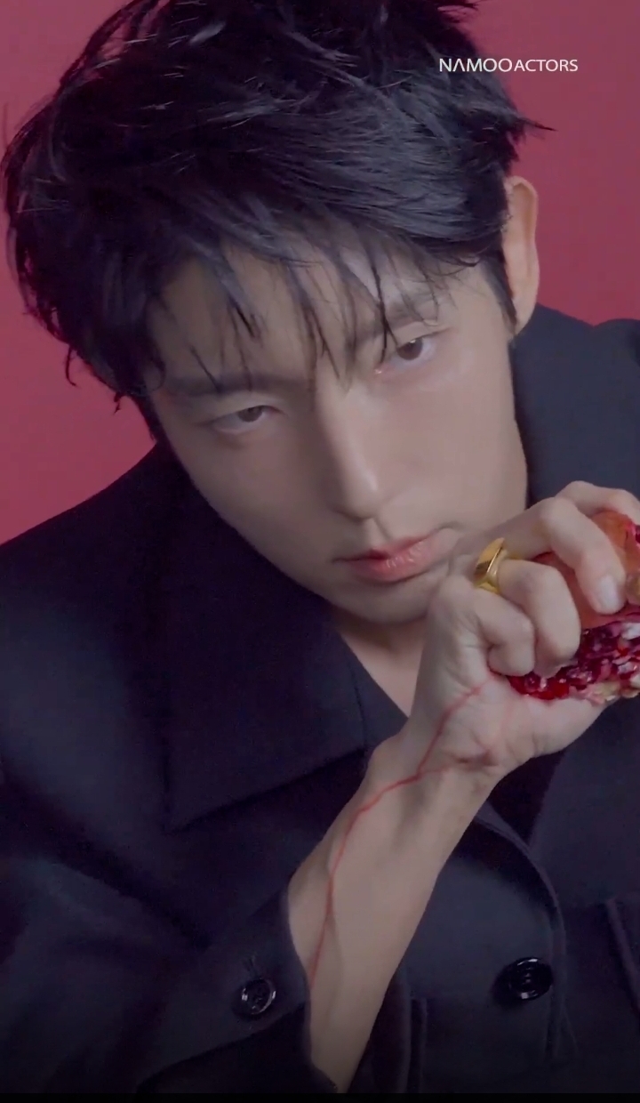 Behind-the-scenes cut of Lee Joongi