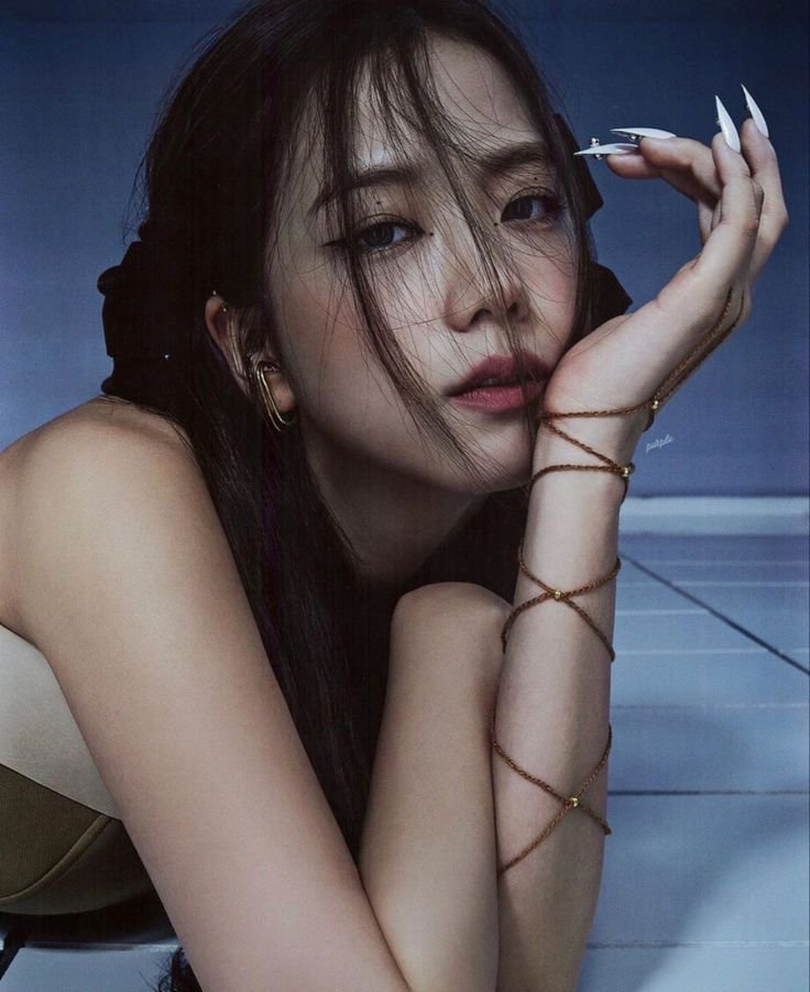 Recent activity shot of Jisoo (1995)