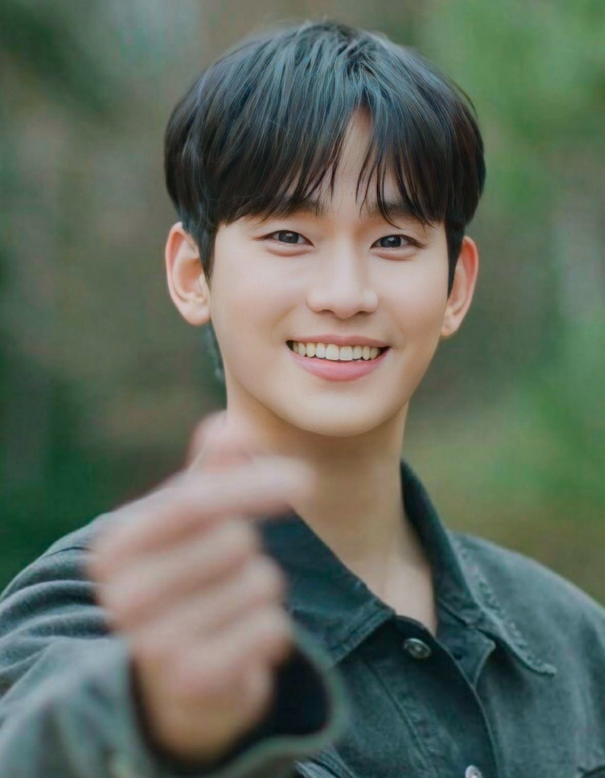 Behind-the-scenes cut of Kim Soohyun