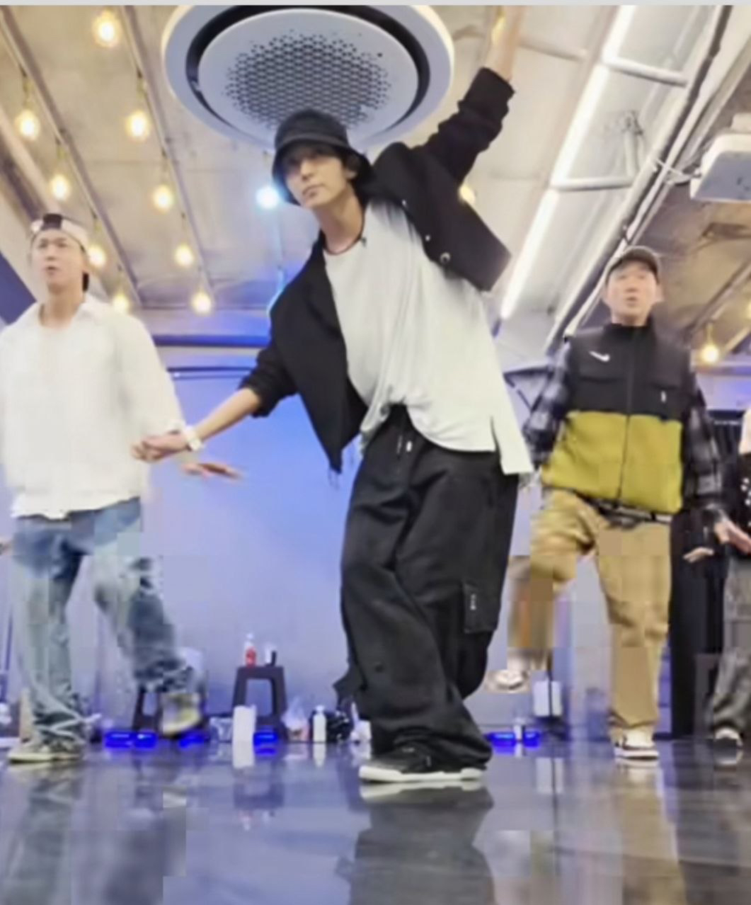 Latest photo of Lee Joongi