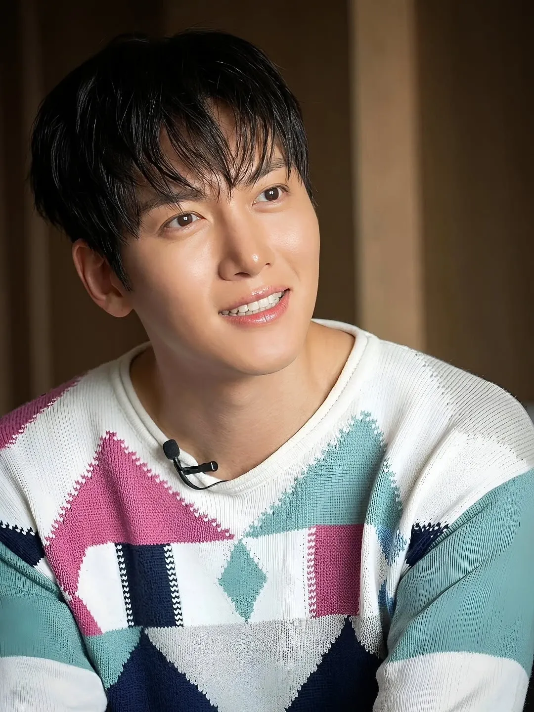 Behind-the-scenes cut of Ji Changwook
