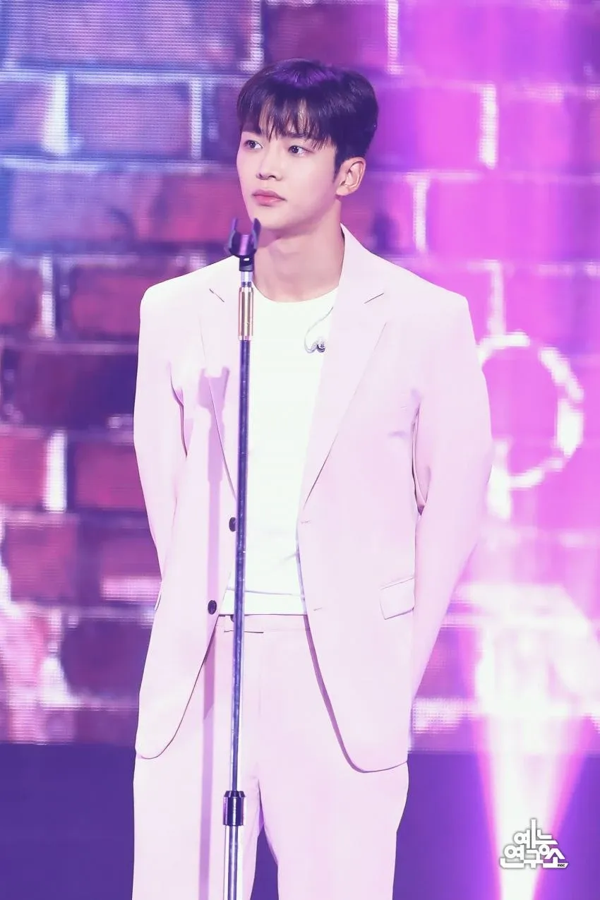 Cuplikan di balik layar dari Rowoon
