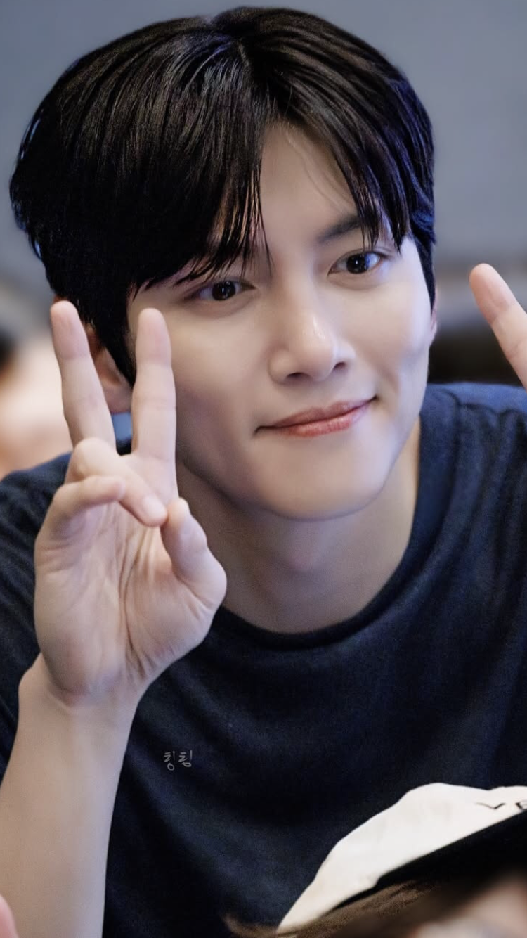 지창욱 팬덤이 사랑하는 대표 배경 이미지