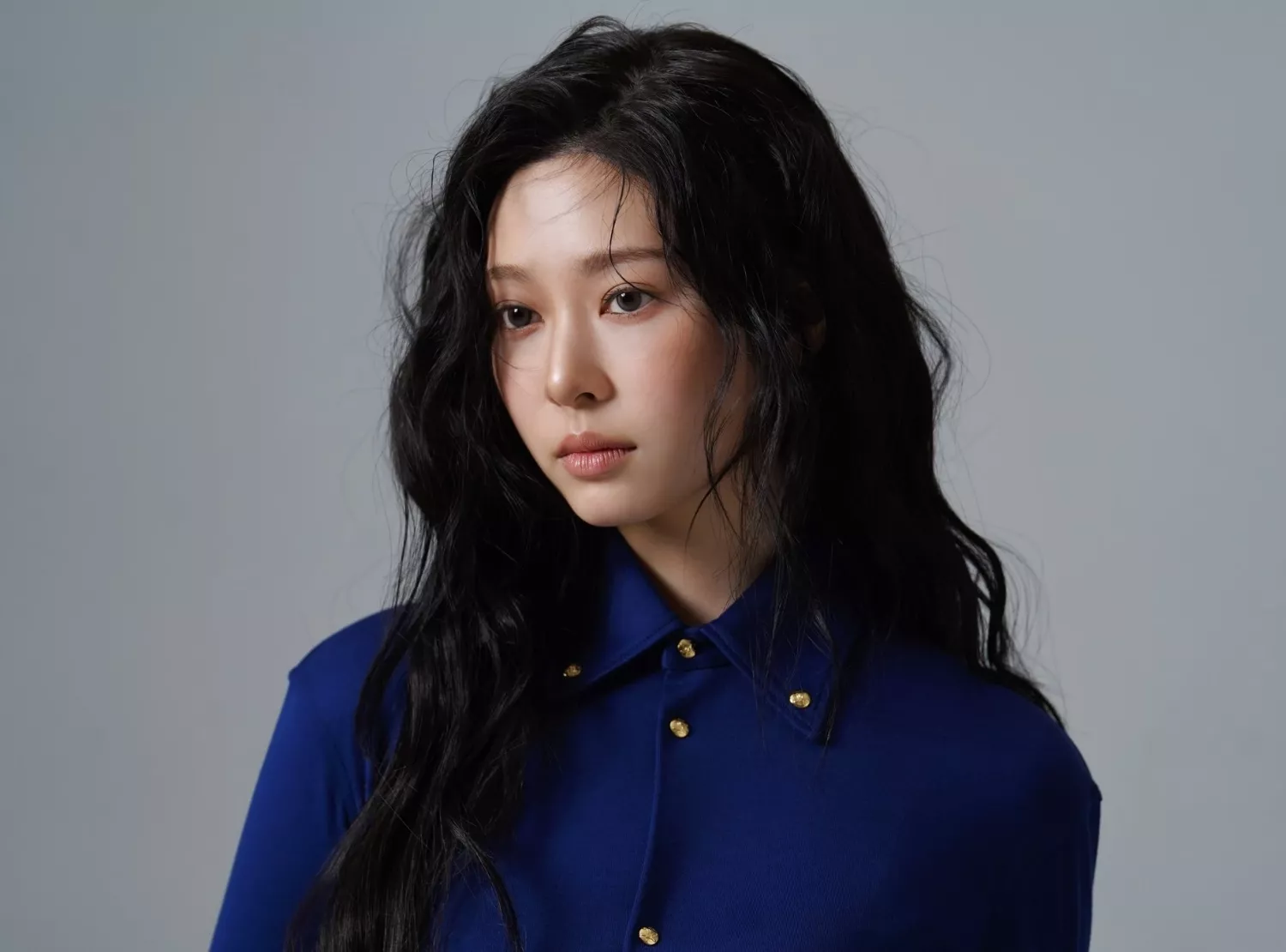 Behind-the-scenes cut of Kim Minju