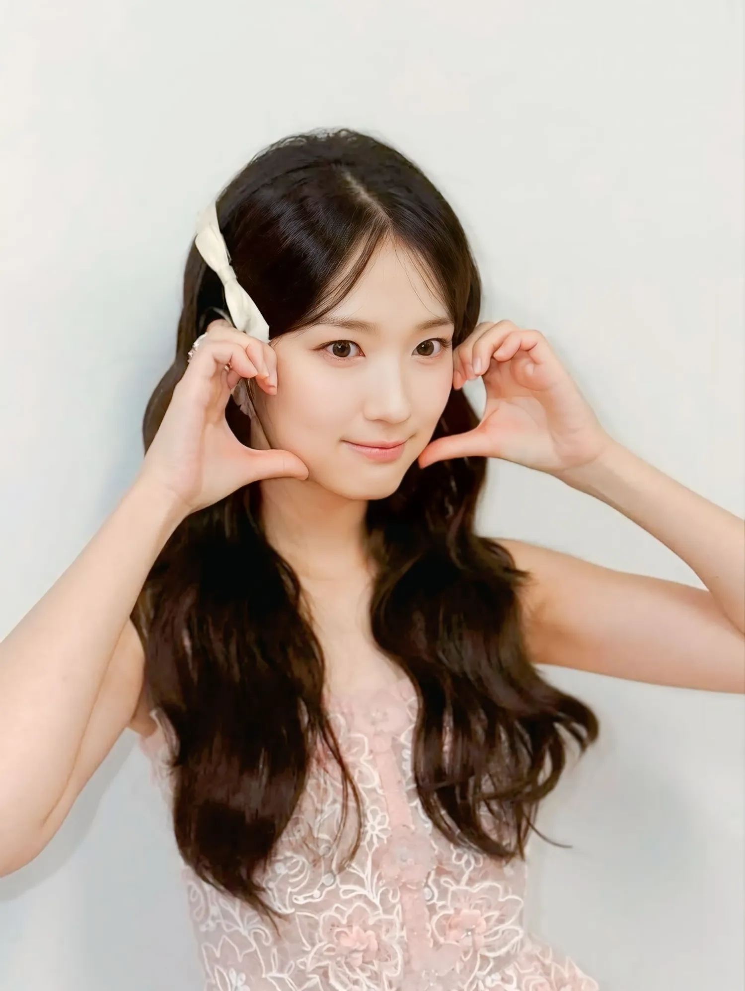 Behind-the-scenes cut of Kim Hyeyoon