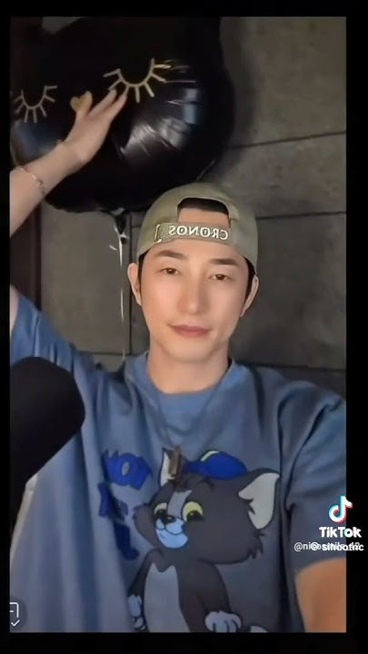 Emotional wallpaper shared by fans for Park Sihoo