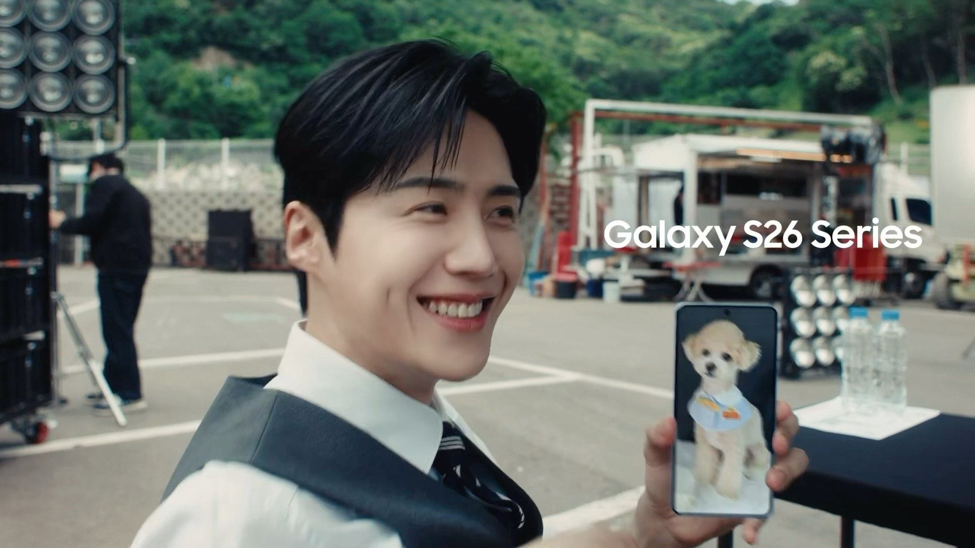 Behind-the-scenes cut of Kim Seonho